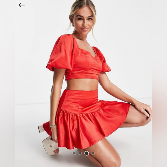 Collective the Label exclusive set in pillarbox red - Picture 2 of 3